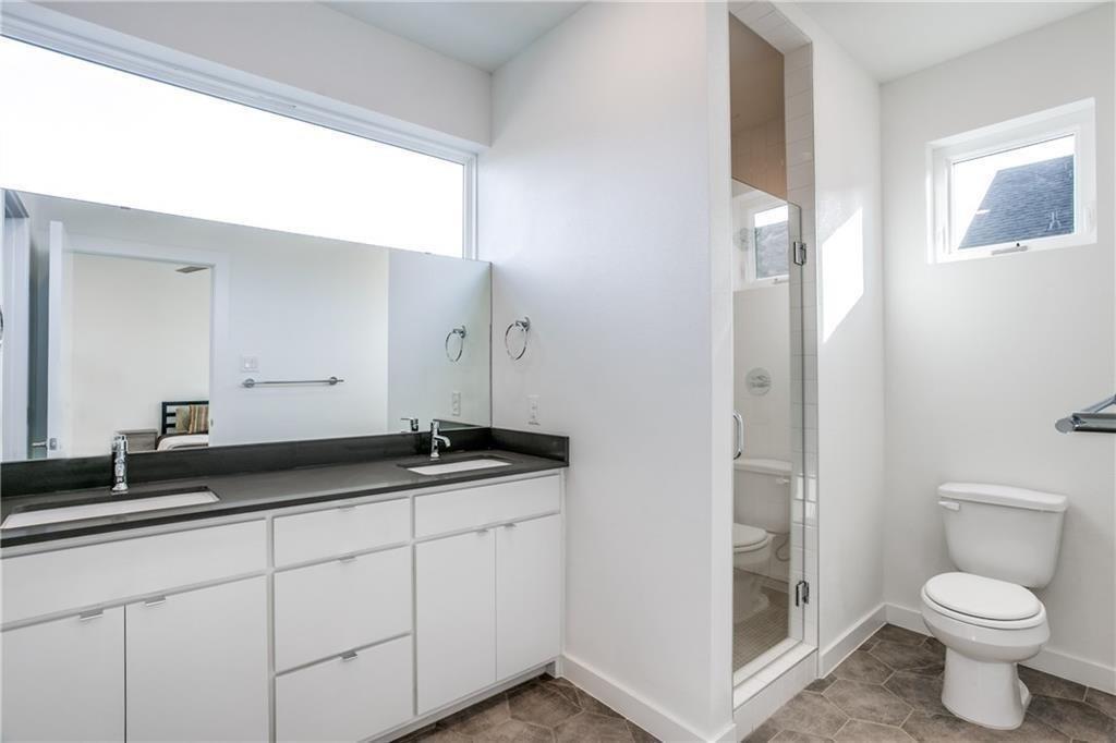 427 W 10th Street 303 Property Photo 11