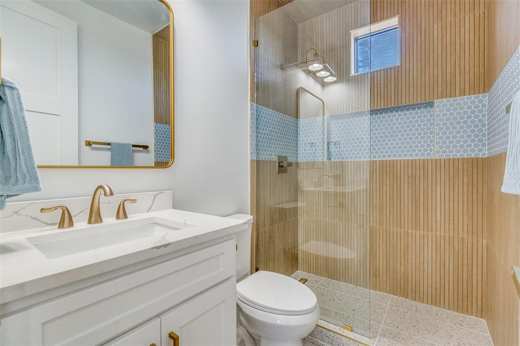 710 W 10th Street 101 Property Photo 21