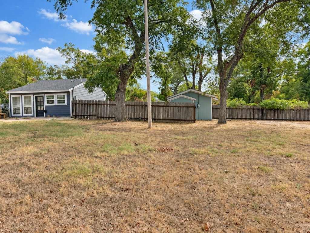 405 S 6th Street Property Photo 3
