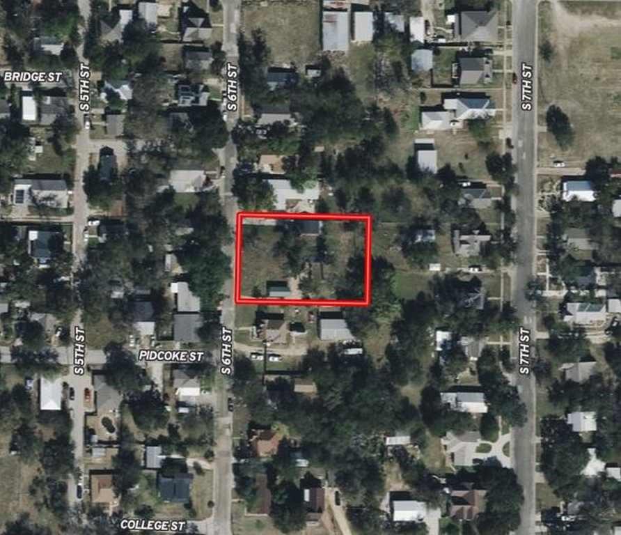 405 S 6th Street Property Photo 4