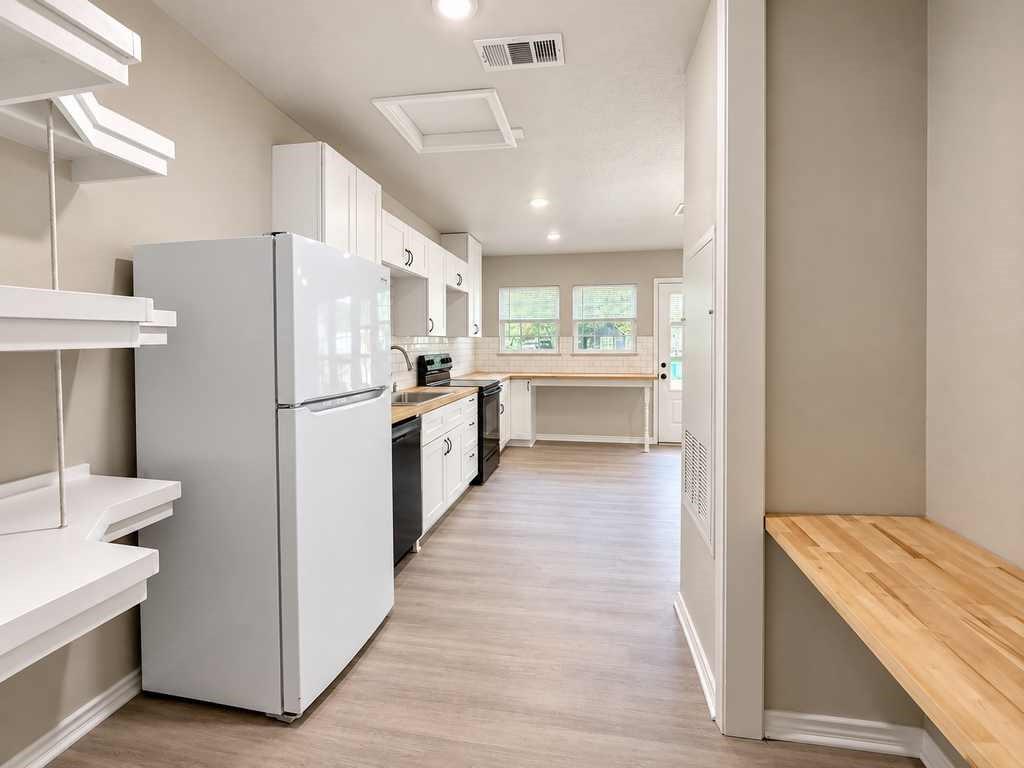 405 S 6th Street Property Photo 11
