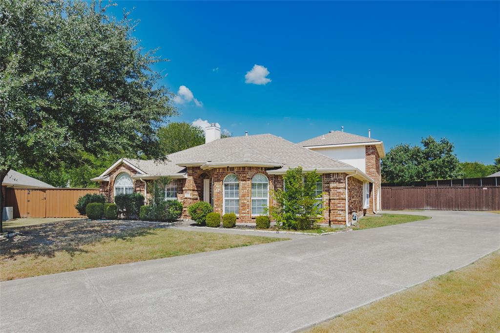 1606 Autumn Glen Court Property Photo 1