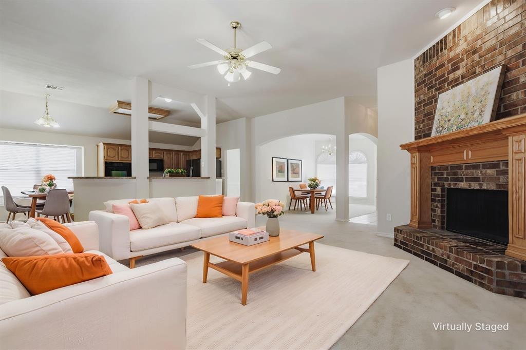 1606 Autumn Glen Court Property Photo 3