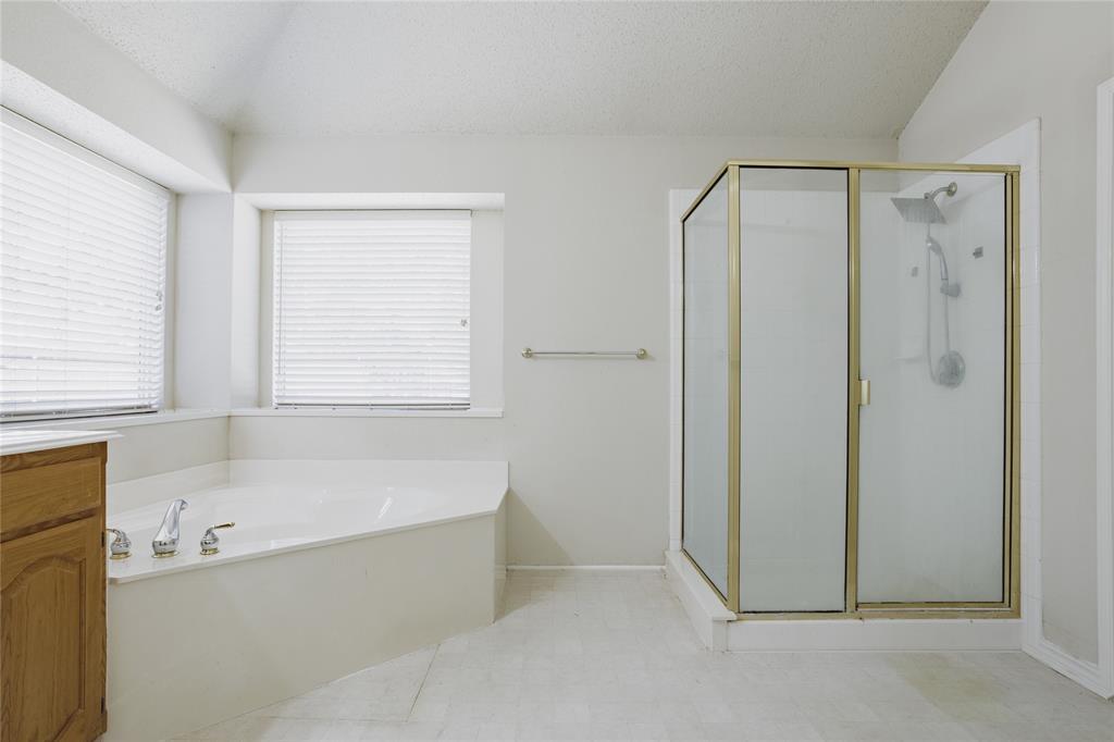 1606 Autumn Glen Court Property Photo 6