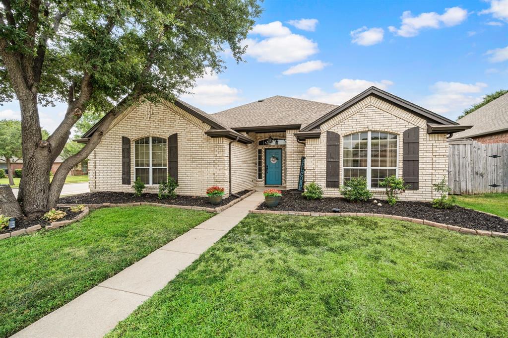 501 Kempson Court Property Photo 4