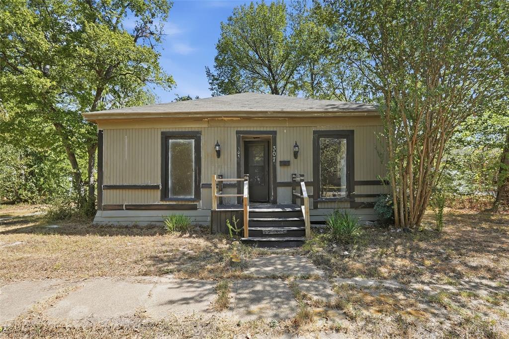 307 S Goodman Property Photo 1