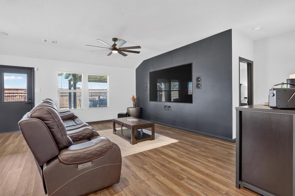 2128 Gill Star Drive Property Photo 11