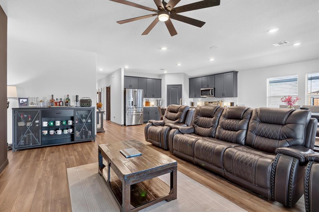 2128 Gill Star Drive Property Photo 13