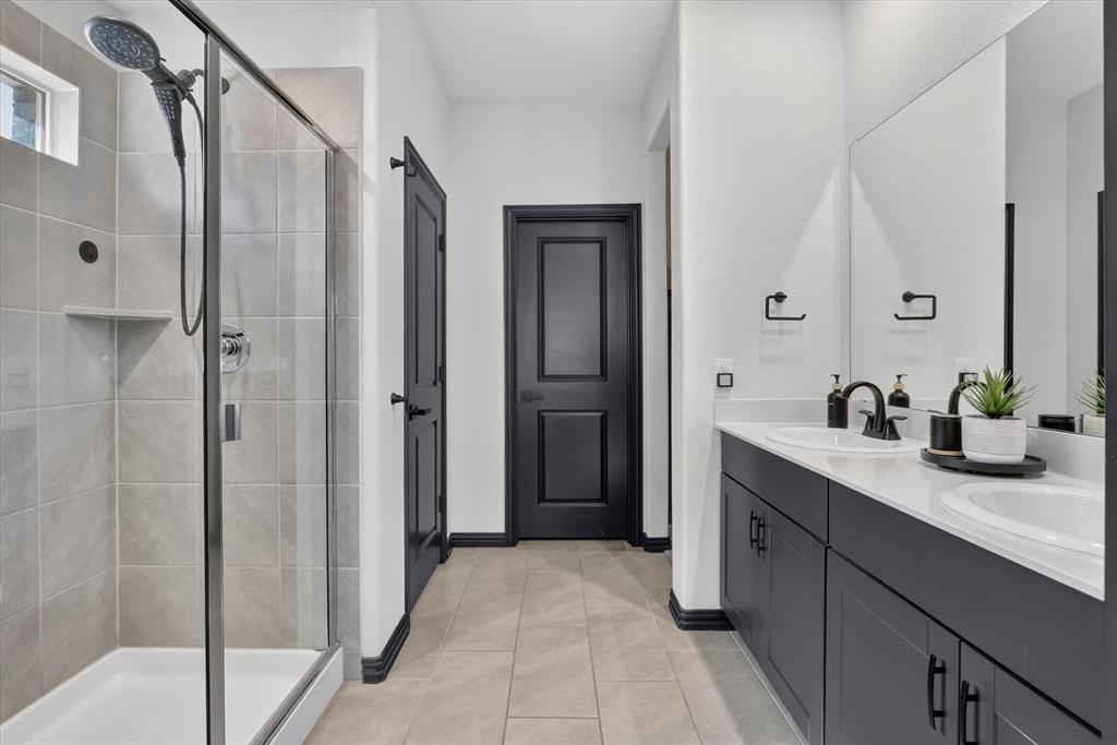 2128 Gill Star Drive Property Photo 18