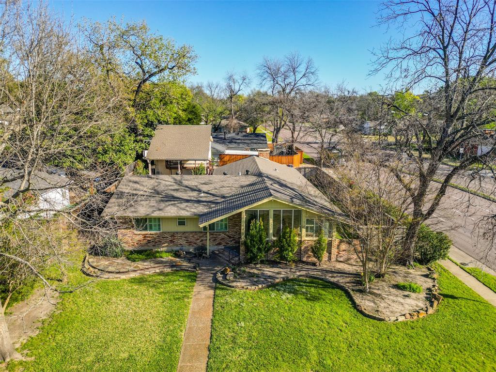 9759 Shoreview Road Property Photo 1