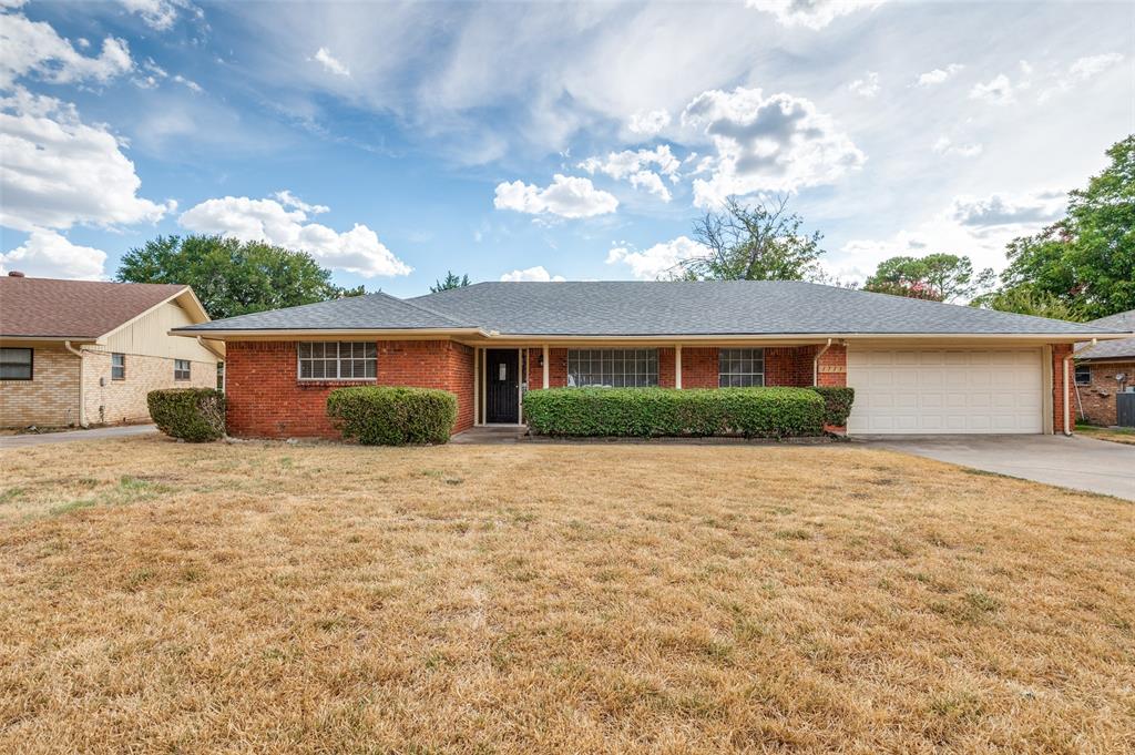 1713 Briardale Court Property Photo 1