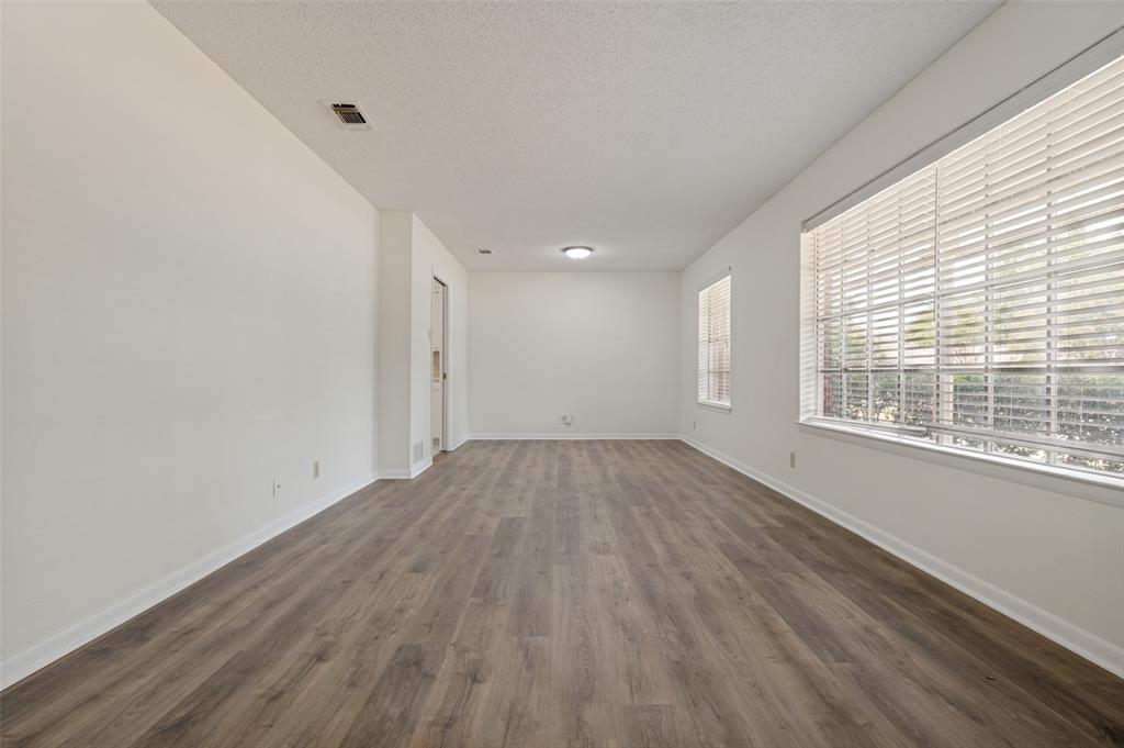 1713 Briardale Court Property Photo 3
