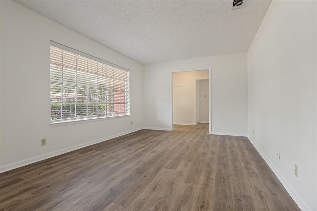 1713 Briardale Court Property Photo 4