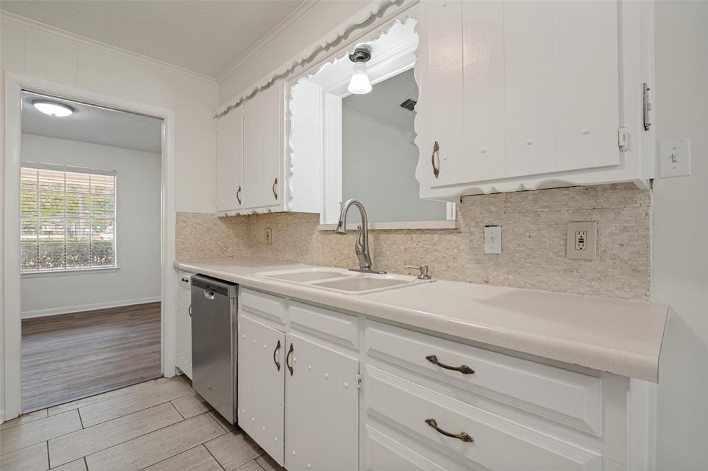 1713 Briardale Court Property Photo 7