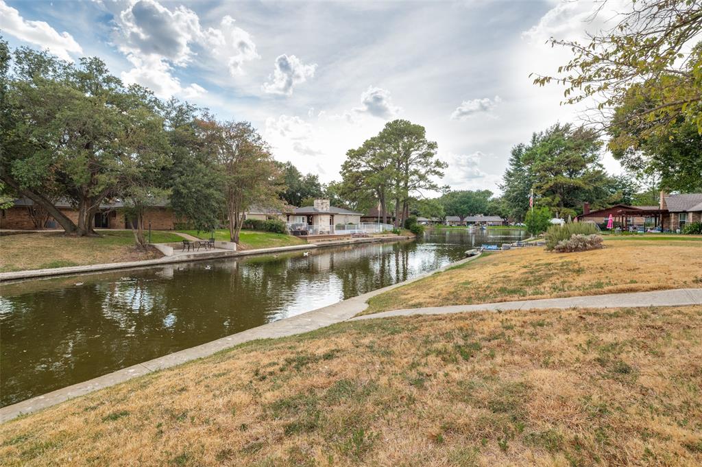 1713 Briardale Court Property Photo 24