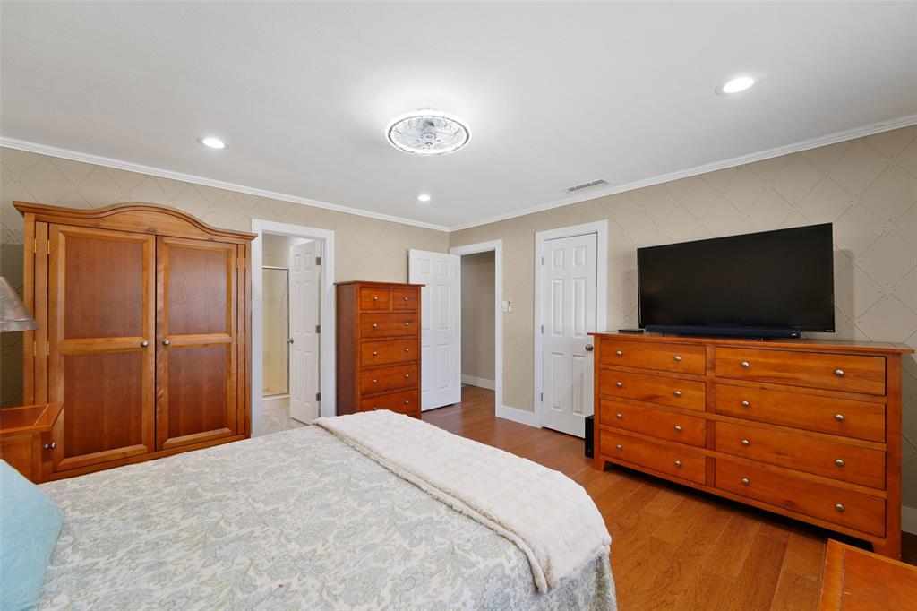 1602 Meadowglen Lane Property Photo 22