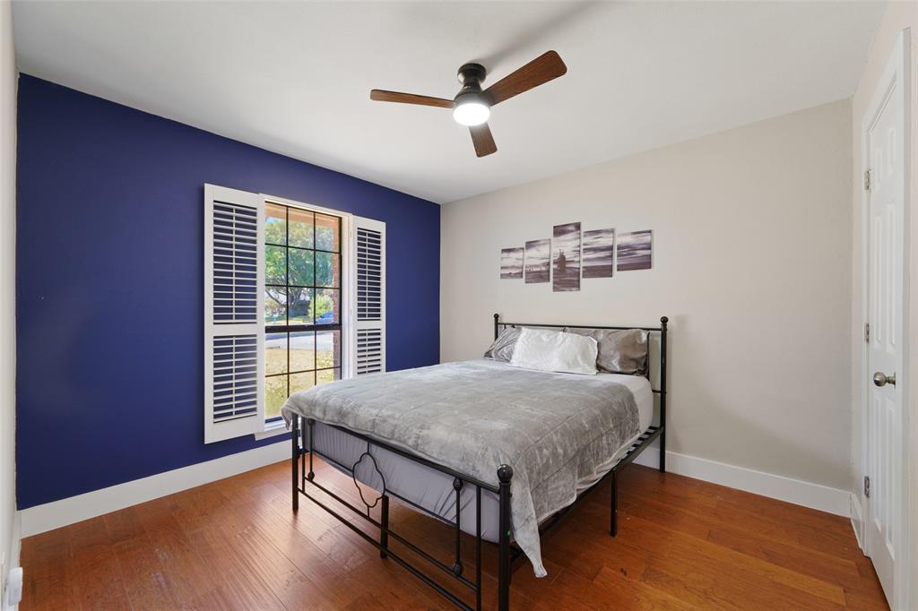 1602 Meadowglen Lane Property Photo 24