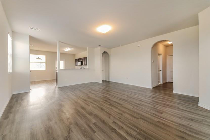 1305 Mallard Cove Property Photo 4