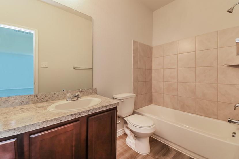 1305 Mallard Cove Property Photo 12