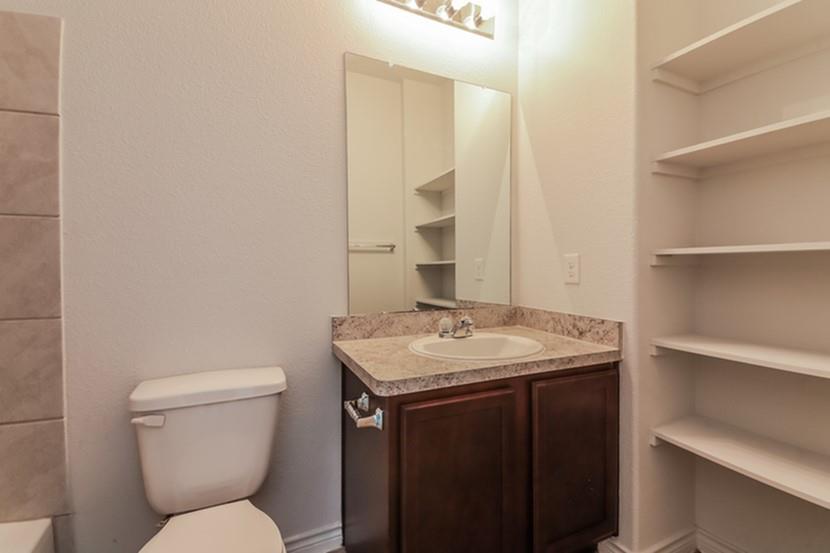 1305 Mallard Cove Property Photo 13