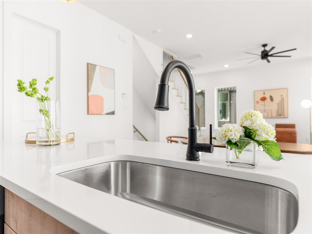 2015 N Prairie Avenue 206 Property Photo 6