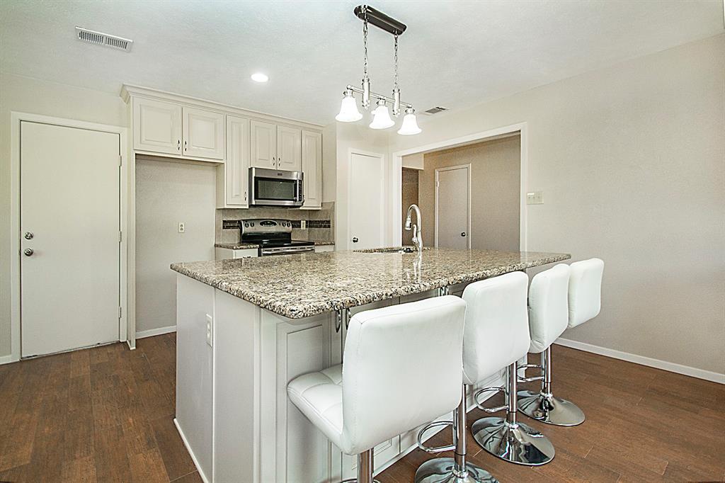 442 Valley Glen Drive Property Photo 8