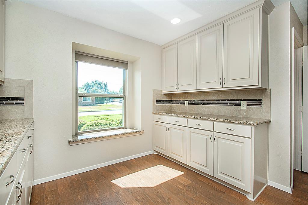 442 Valley Glen Drive Property Photo 10