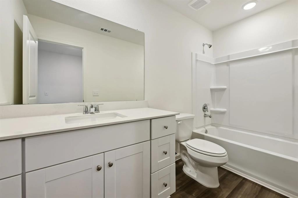 14210 Emeric Street Property Photo 25