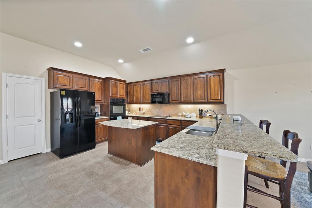 2029 Wellington Point Property Photo 9