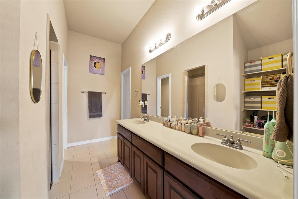 2029 Wellington Point Property Photo 15