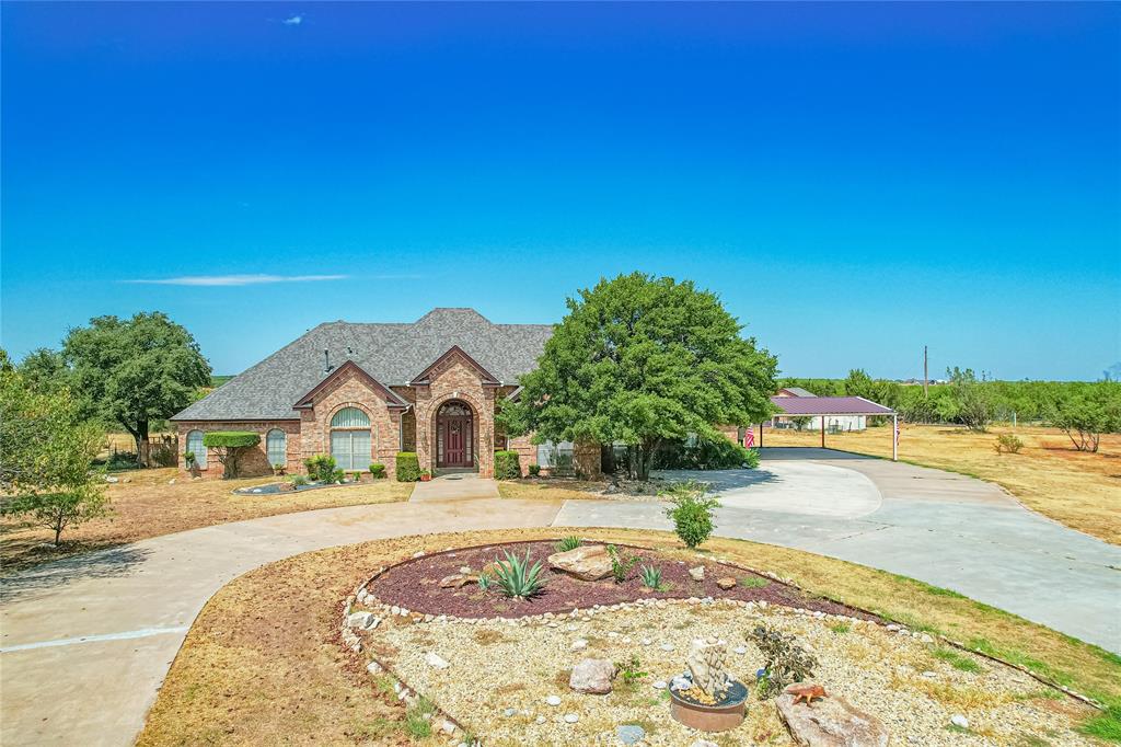 549 Country Place Property Photo 2