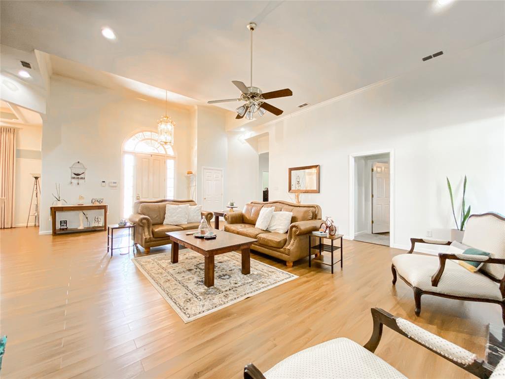 549 Country Place Property Photo 12