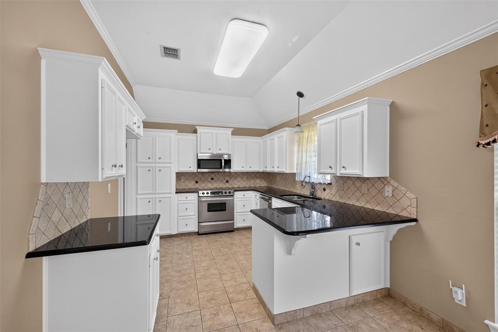 10540 Plum Creek Drive Property Photo 12