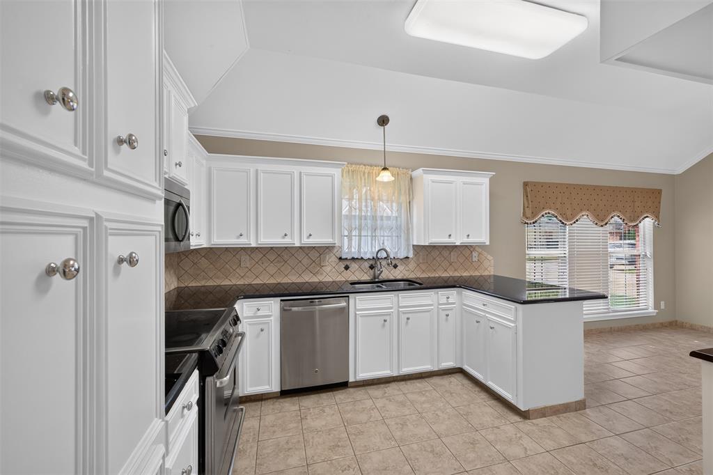 10540 Plum Creek Drive Property Photo 13