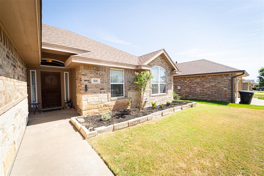 818 Flat Water Drive Property Photo 2