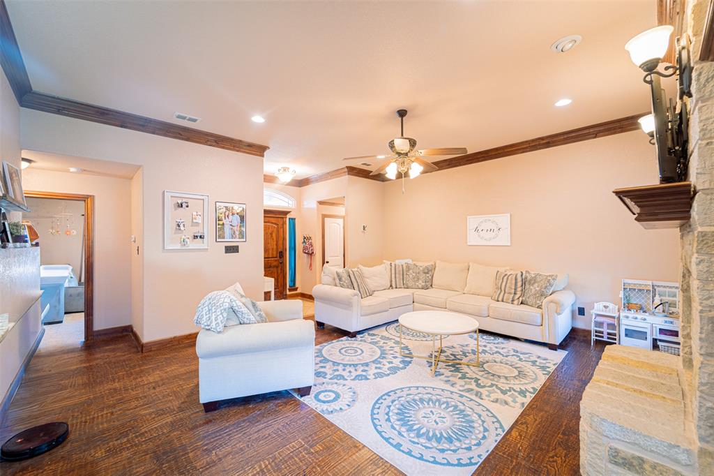818 Flat Water Drive Property Photo 6
