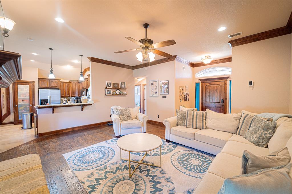 818 Flat Water Drive Property Photo 7