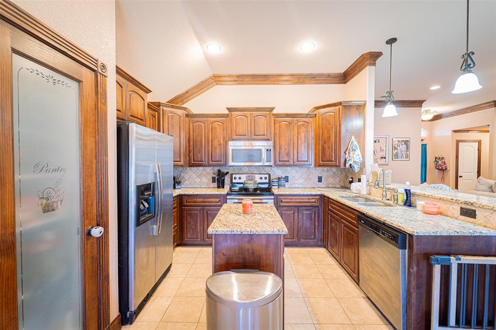 818 Flat Water Drive Property Photo 10