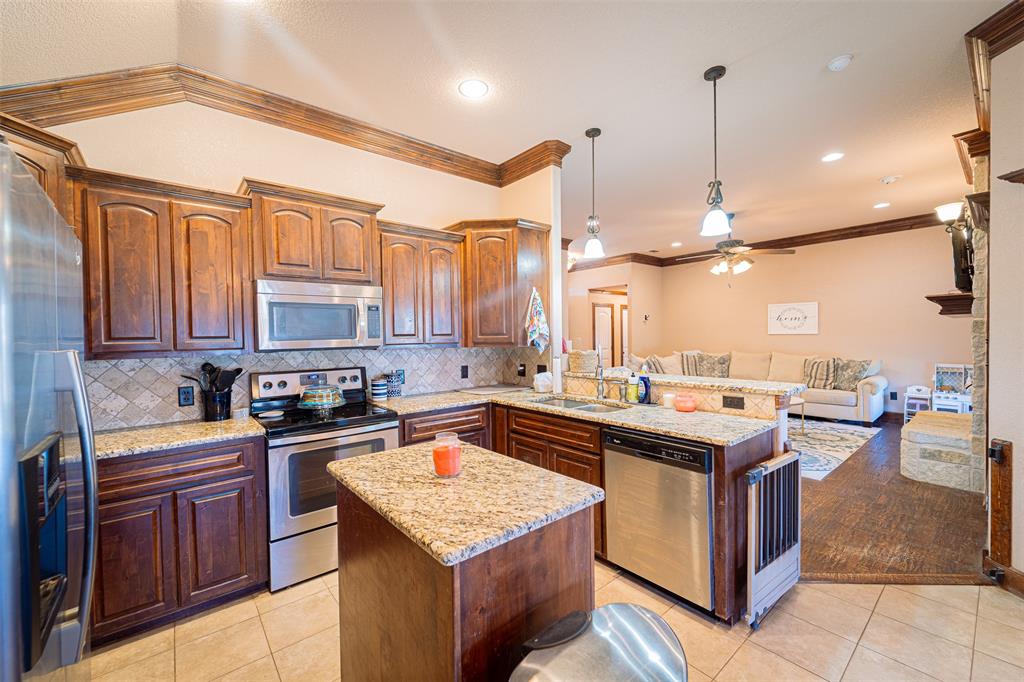 818 Flat Water Drive Property Photo 11