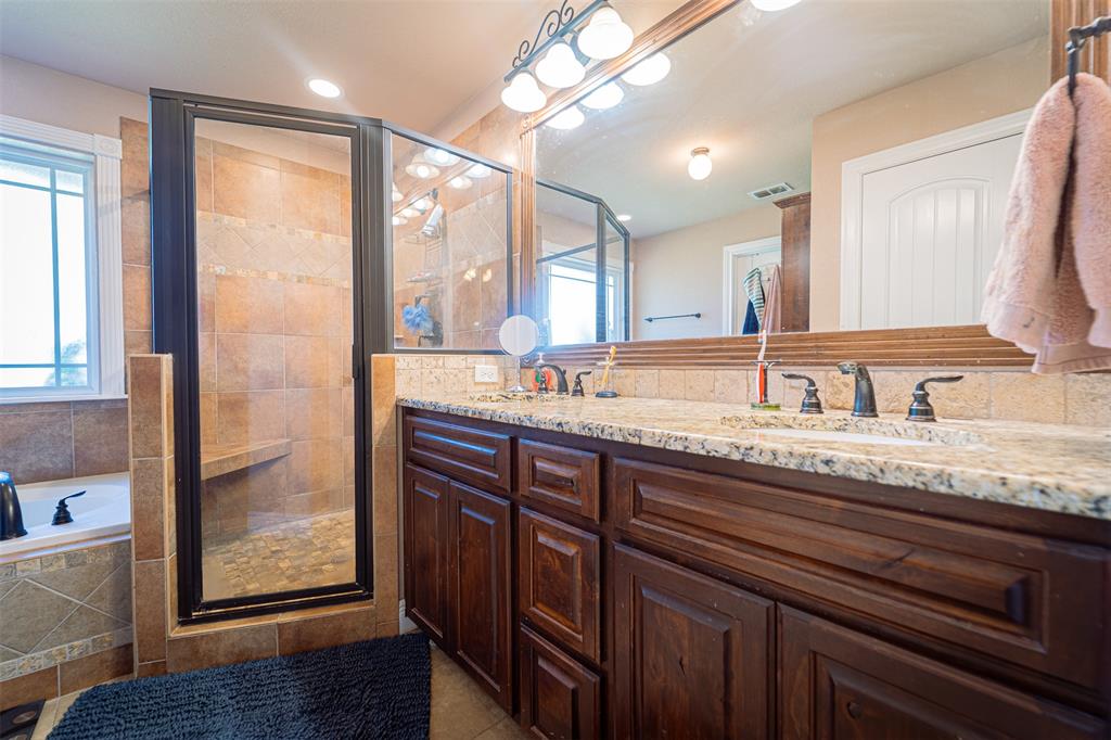 818 Flat Water Drive Property Photo 15