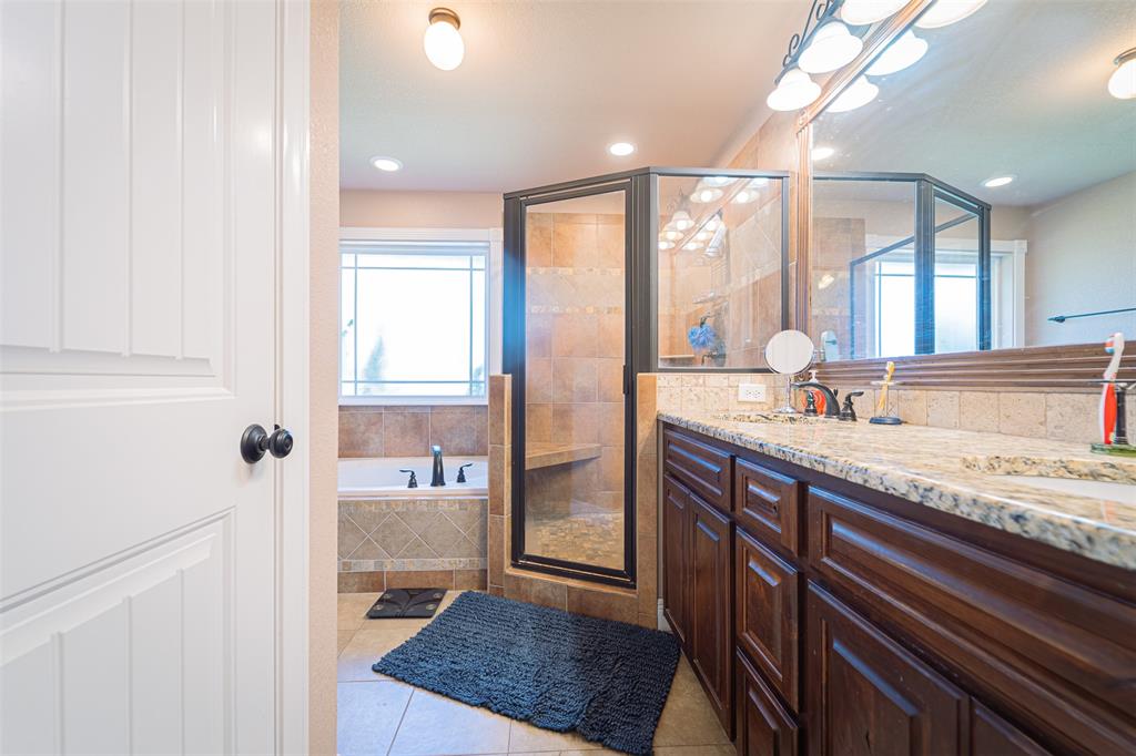 818 Flat Water Drive Property Photo 16