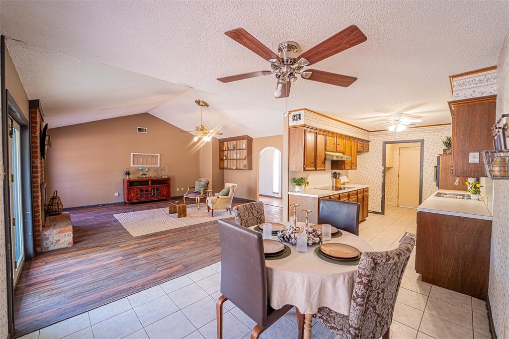 910 Meander Street Property Photo 14