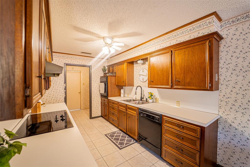 910 Meander Street Property Photo 15
