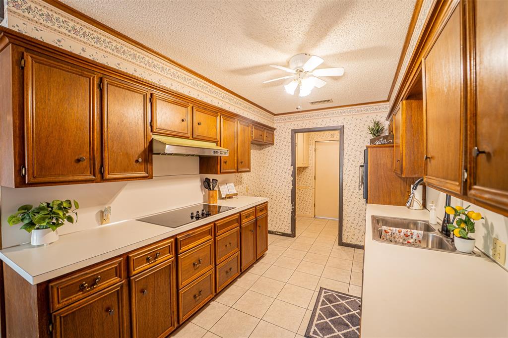 910 Meander Street Property Photo 17