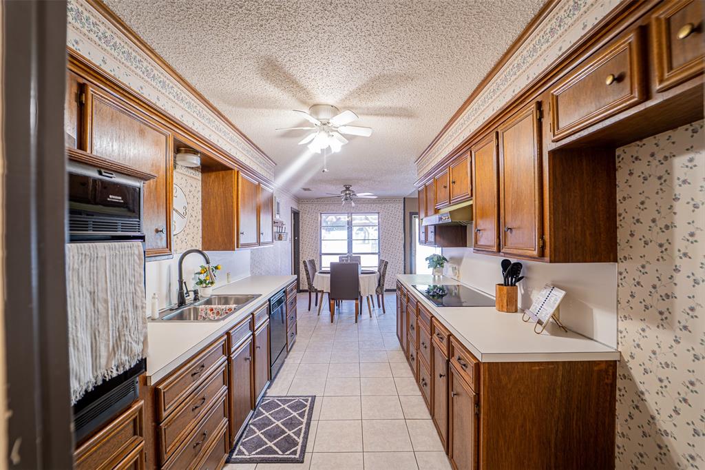 910 Meander Street Property Photo 19