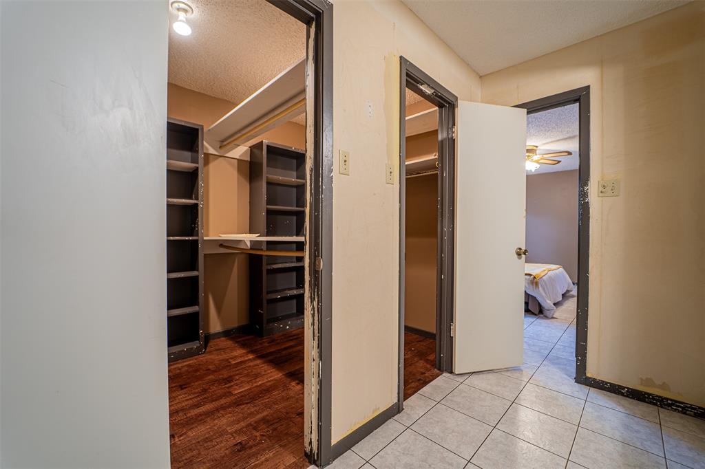 910 Meander Street Property Photo 24