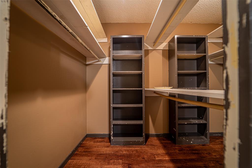 910 Meander Street Property Photo 25