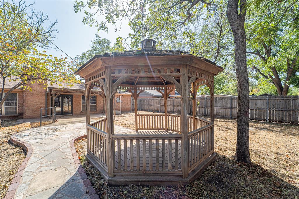 910 Meander Street Property Photo 30