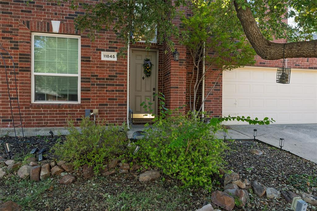11845 Warbler Lane Property Photo 5
