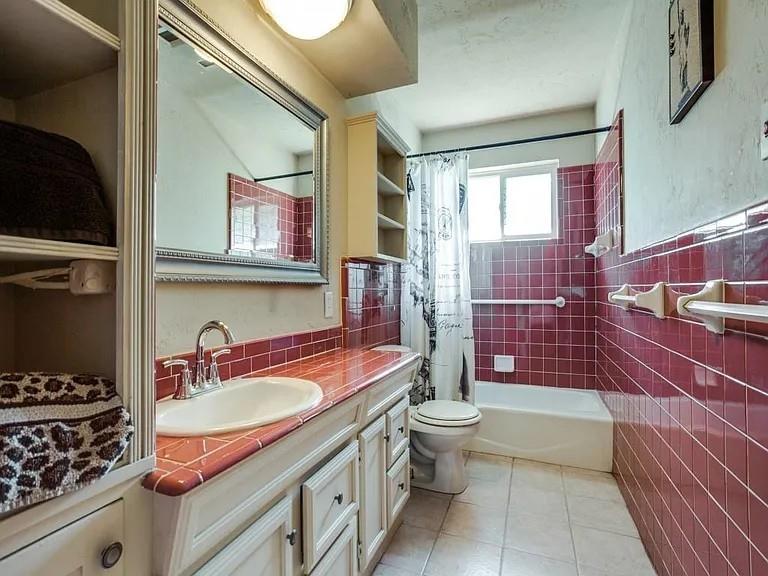 3539 Merrell Road Property Photo 9